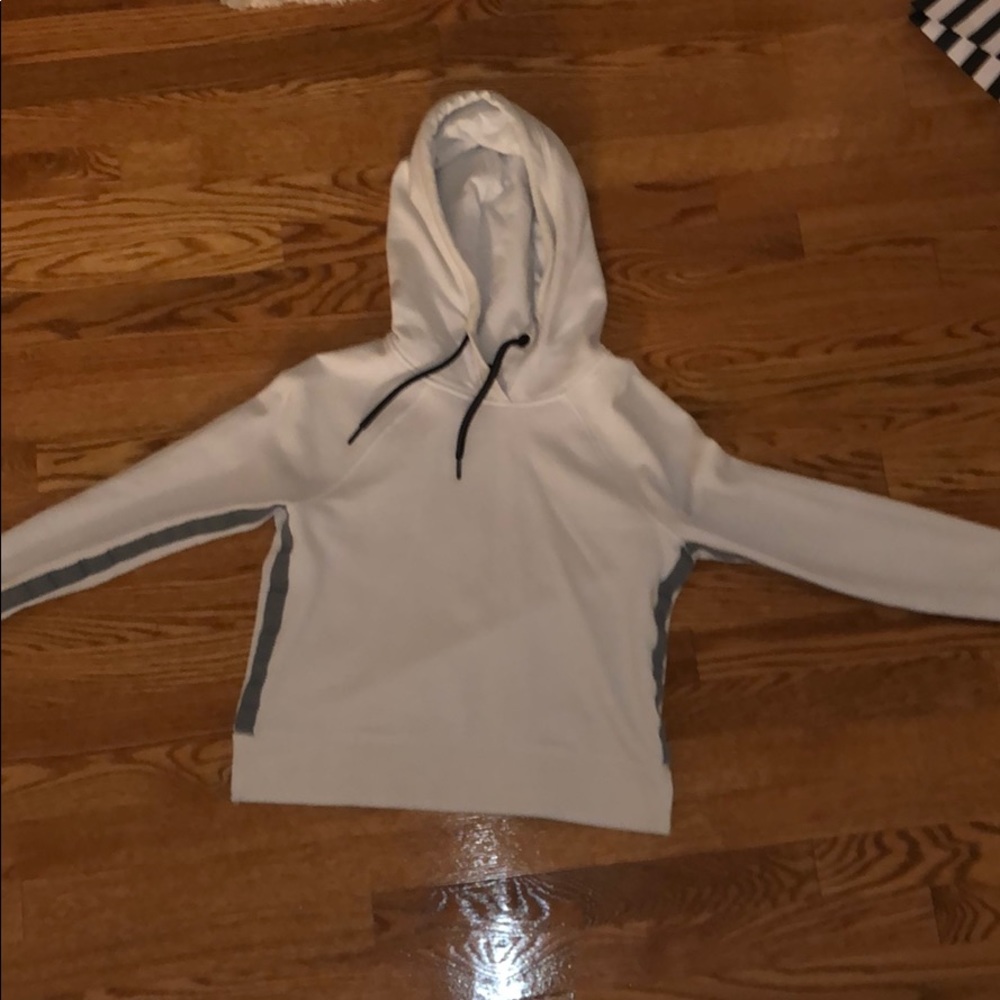 White Calvin Klein sweatshirt